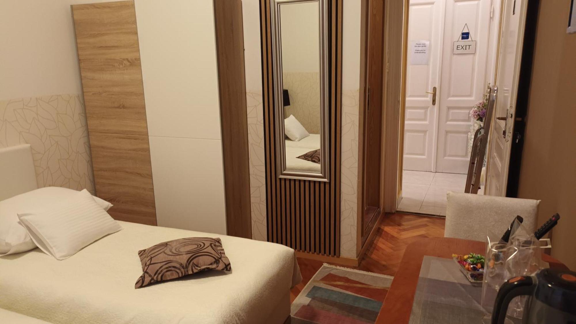 Guesthouse Vrlic Сплит Екстериор снимка